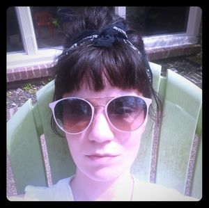 Meet your Posher, Ashley